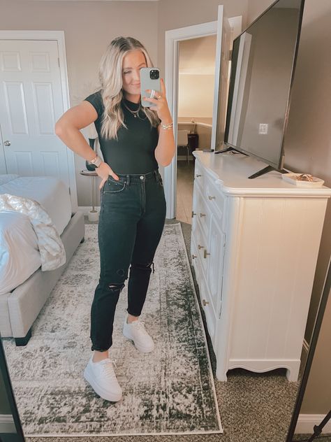 White Sneaker Black Jeans, Black Bodysuit Outfit Jeans Sneakers, Athleisure Jeans Outfit, White Platform Sneakers Outfit Fall, Ribbed Top Outfit Casual, Black Body Suit And Jeans Outfit, Jeans And Nike Sneakers Outfit, Platform Nike Outfit, Black Jeans And Sneakers Outfit