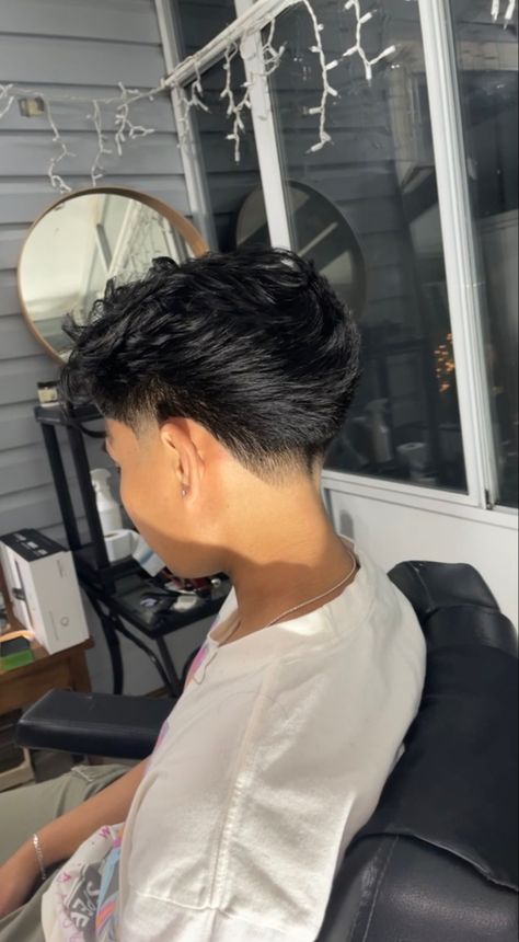 Blowout Hairstyles Men, 16 Guard Blowout Taper, Tapered Blowout Men, Low Taper Haircut Straight Hair, Middle Part With Taper, Mid Taper Straight Hair, Low Taper Middle Part Flow, Blowout Taper Fade Straight Hair, Taper Blowout Haircut Men