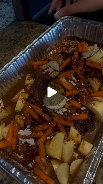 kenzo food dump on Instagram: "this is your sign to make an oven roast for your man on this cold & rainy weekend 🌧️😊  GROCERY LIST⤵️ Beef Chuck Roast Russet potatoes  Baby carrots  Mccormick slow pot roast seasoning packet  Beef broth  Compound herb butter   follow @kenzoeatz for the full recipe ⭐️   #sundaydinner #roastbeef #dinner #dinnerideas #tendermeat #foodideas #food #explore #explorepage" How To Cook Beef Chuck Roast, How To Make Pot Roast In The Oven, How To Make A Pot Roast, Pot Roast In Oven Recipes, Chuck Beef Roast Recipes, Roast Beef Oven Recipes, Roast And Potatoes In Oven, Chuck Roast Sides, Chuck Roast Stove Top Recipe