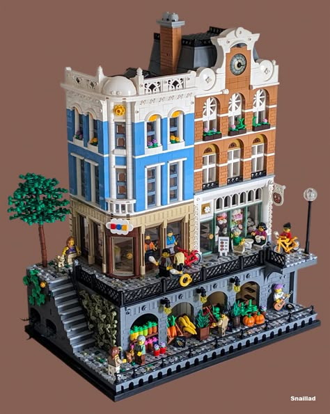 Sample some vibrant Old World charm in LEGO, no passport required! Lego Modular City, Lego Window Technique, Lego Modular Moc, Lego City Moc, Lego Neighborhood, Lego Moc Instructions Free, Lego City Ideas, Lego Architecture Building, Lego Houses