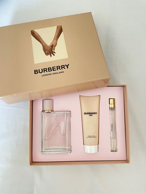 Burberry her Burrbery Perfume Her, Burberry Her Perfume Aesthetic, Expensive Gifts Aesthetic, Burberry Perfume Women, Burberry Her Perfume, Burberry Aesthetic, Birthday Gift Aesthetic, Perfume Burberry, Woman Perfumes