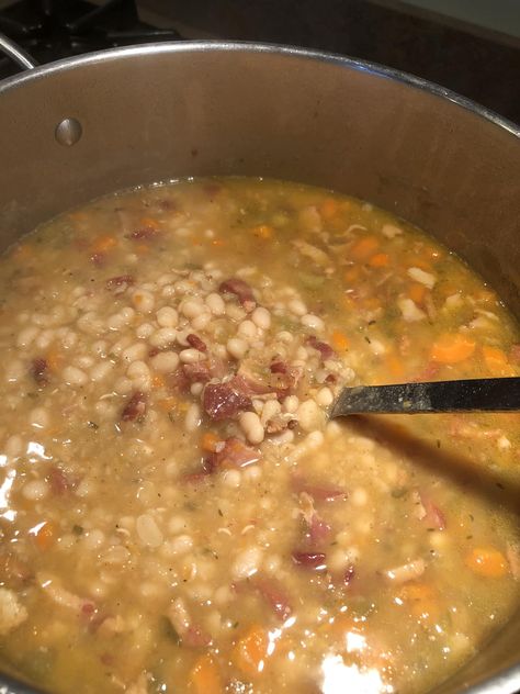 Bean & Bacon Soup Recipe - Easy DIY Recipes Homemade Bean With Bacon Soup, Bean Bacon Soup Recipes, Bean And Bacon Soup For Canning, Bean And Bacon Soup Recipe, Bean Bacon Soup, Navy Bean Recipes, Low Carb Beans, Bacon Soup Recipes, Navy Bean Soup