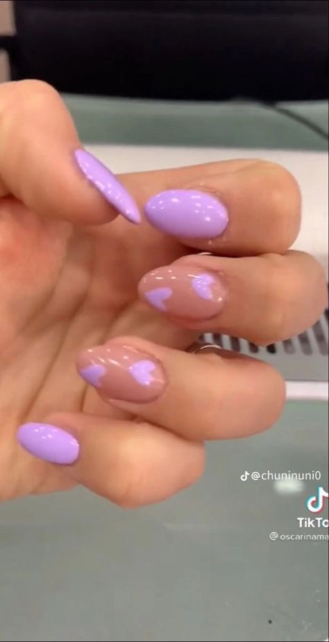 Short Nails Ideas Purple Aesthetic, Uñas Aesthetic 2022, Purple Heart Nails, Purple Short Nails, Spring Nail Ideas 2023, Purple Nails Short, Spring Nail Ideas, Christmas Nail Stickers, Purple Acrylic Nails