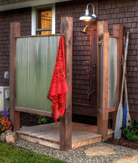 Cabana Lounge, Diy Outdoor Shower Ideas, Outdoor Shower Ideas, Backyard Vacation, Outside Showers, Outdoor Shower Enclosure, Outdoor Cabana, Haus Am See, Glamping Site