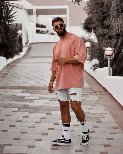 Dress to Impress: Top 18 Men’s Holiday Outfit Ideas for a Stylish Summer 2024 | Men's Fashion Bali Male Outfit, Outfit Voyage, Ultra Miami, Street Style Outfits Casual, Casual Holiday Outfits, Man Shorts, Streetwear Fashion Men, Fashion Models Men, Sneaker Outfits