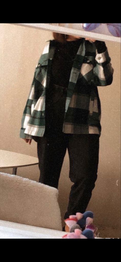 Over Sized Flannel Outfit, Green Flannel Outfit, Autumn Flannel, Flannel Outfits Fall, Wanna Recreate, Flannel Coat, Flannel Outfits, Green Flannel, Flannel Jacket