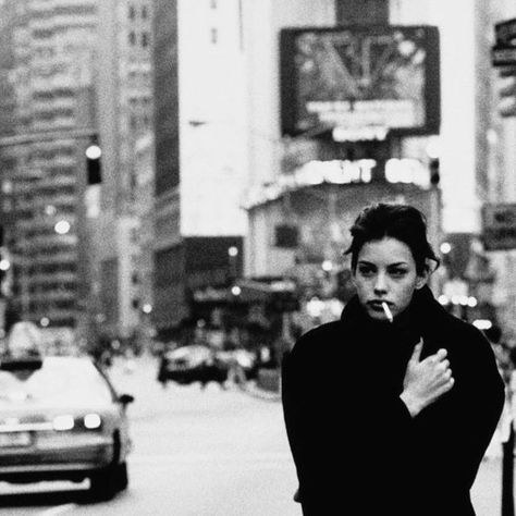 80s/90s/00s on Instagram: "Liv Tyler shot by Lara Rossignol, New York City (1995)" Liv Tyler Style, Liv Tyler 90s, 00s Aesthetic, 90s Actresses, 90s Model, New York Aesthetic, Liv Tyler, Ciao Bella, 90s 00s