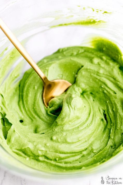 Whipped Matcha is the PERFECT whipped coffee alternative! It’s only 3 ingredients! It’s a fluffy and incredibly delicious way to make your morning matcha! You can make it hot or cold! Matcha Whipped Cream, Vegan Matcha Latte, Whipped Matcha, Matcha Vegan, Morning Matcha, How To Make Matcha, Vegan Coffee, Whipped Coffee, Liquid Sugar