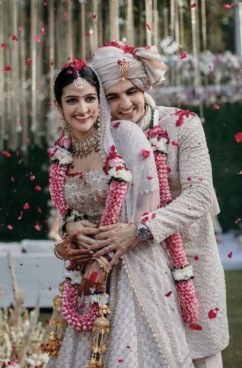 Varmala Designs, Indian Wedding Dress Modern, Bride Groom Photoshoot, Indian Bride Poses, Every Aesthetic, Aesthetic Rose, Indian Wedding Poses, Bride Photos Poses, Groom Photoshoot