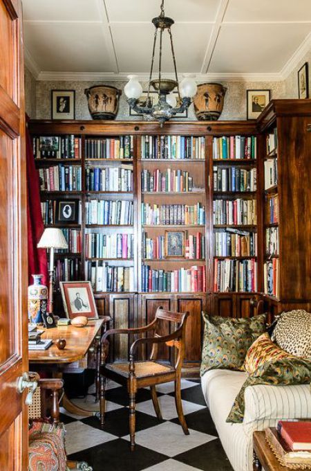 The Case For “Real” Books – Everyday Living (Fill a home with well loved books that the owners have read & enjoyed) Cozy Home Library, Library Reading, Cozy Library, Library Room, Home Library Design, Home Libraries, Book Shelves, Library Design, Home Upgrades