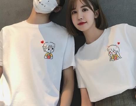 Couples Tshirt Ideas, Couple Tshirt Ideas, Couple Streetwear, Kaos Couple, Couple T Shirt Design, Cotton Saree Blouse Designs, Old Outfits, Couple Tees, Cute Couple Outfits