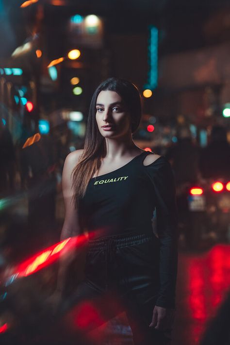 City Lights Portrait Photography, Night City Portrait Photography, Night Portrait Photography Settings, Night Street Photography Portrait, Night Portrait Photography, Cyberpunk Photoshoot, Neon Light Photography Portrait, Night Photography Portrait, Night Street Photography