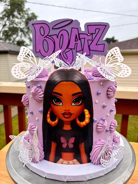 Bratz Cupcakes, Bratz Adult Party, Brats Birthday Theme, Brats Cake, Bratz Birthday Theme, Bratz Doll Birthday Party Ideas, Purple Barbie Cake, Bratz Cake Ideas, Bratz Party Decorations