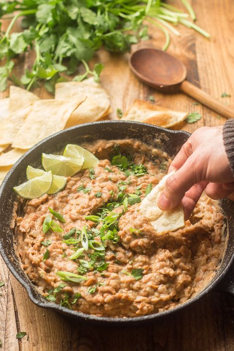 Vegan Refried Beans, Refried Beans Recipe, Vegetarian Mexican, Vegan Mexican Recipes, Vegan Side Dishes, Vegan Beans, Vegan Sides, Vegan Comfort Food, Refried Beans