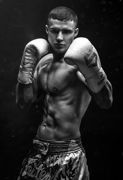 Home Mma Gym, Boxing Images, Mma Workout, Mma Gym, Male Pose Reference, Boxing Gym, Gym Essentials, Portrait Photoshoot, Fitness Photography