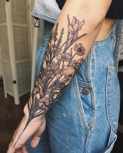 1,732 Likes, 9 Comments - Yaana Gyach • tattoo artist (@yg.tattooing) on Instagram: “sunflower, lavender, rose, daffodils, marigold ✖️yg.tattooing@gmail.com #ygtattooing…” Botanisches Tattoo, Tattoo Fairy, Carnation Tattoo, Libra Tattoo, Kunst Tattoos, Tattoo Shirts, Inspiration Tattoos, Flower Tattoo Sleeve, Best Sleeve Tattoos