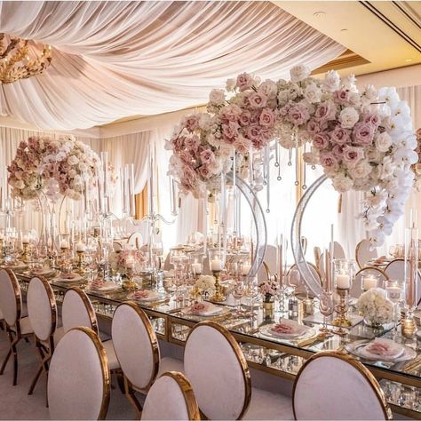 Such unique centrepieces! @luisdinellidecor . . . . . #theasianweddingblog #weddingblog #tabledecor #tabledesign #centrepieces… Table Settinh, Table Arch, Backdrop Table, Arch Table, Unique Wedding Centerpieces, Metal Wedding Arch, Tafel Decor, Metal Wedding, Arch Wedding