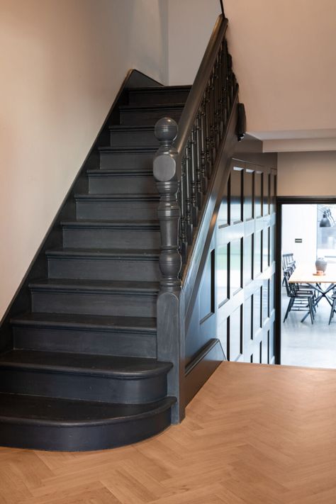 Painting Stairs Black, Staircase Ideas Wood, Dark Staircase Ideas, Black Painted Staircase, Natural Pathway, Farrow And Ball Railings, Black Painted Stairs, Stairway Makeover, Painted Staircase