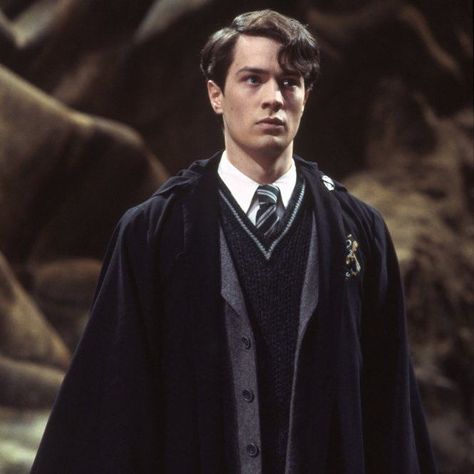 Tom Jedusor  #voldemort Young Tom Riddle, Harry Potter Toms, Imprimibles Harry Potter, Harry Potter Voldemort, Oliver Wood, Harry Potter Icons, Harry Potter Images, Image Film, Harry Potter Actors