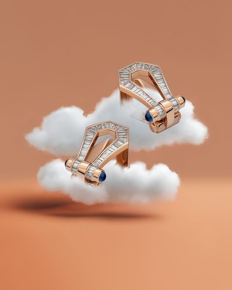 Touch the sky with the Kite. #KiteCollection #Kite #Alaghband #AlaghbandWishes #Diamonds #Earrings #Jewelry #Dubai #DubaiMall Brand Moodboard, Touch The Sky, Diamonds Earrings, Jewellery Brand, January 22, Dubai Mall, Branding Design Inspiration, Earrings Jewelry, Photo Jewelry