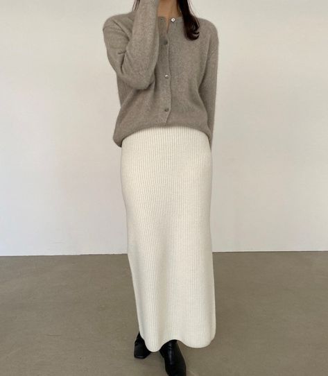 Women Pencil Skirt, Rib Knit Skirt, Casual Maxi Skirt, Knit Maxi Skirt, Wool Skirts, Work Attire, Knit Skirt, Taiwan, Rib Knit