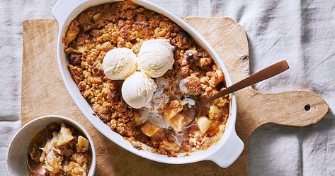 Apple Crumble Topping, Martha Stewart Recipes, Crumble Recipe, Yummy Pasta Recipes, Apple Crumble, Apple Desserts, Spiced Apples, Cooking Recipes Desserts, Apple Crisp