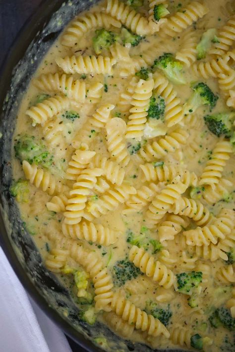 broccoli cheddar pasta in a skillet. One Pot Cheesy Broccoli Pasta, Cheddar Broccoli Recipes, Broccoli And Cheddar Pasta, Broccoli Cheddar Noodles, Cheddar Recipes Dinners, Cheddar Cheese Pasta Recipes, Cheddar Broccoli Noodles, Easy Recipes With Broccoli, Easy Noodle Side Dish Recipes