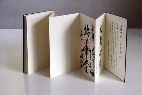 Livre-eventail-Japon Japanese Stab Binding, Japanese Binding, Japanese Block Print, Japanese Poetry, Concertina Book, Japanese Notebook, Accordion Book, Book Binder, Modern Books