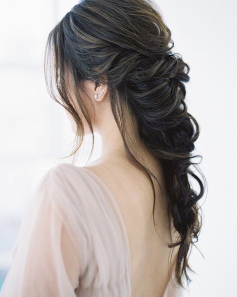 A fairytale worthy hair style Asian Wedding Hairstyles, Asian Wedding Hair, Asian Bridal Hair, Wedding Braids, Hairdo Wedding, Bridal Hair Updo, Wedding Hairstyles Updo, Wedding Hairstyles For Long Hair, Asian Hair