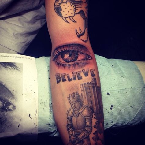 Justin Bieber's Eye Tattoo on His Arm http://www.popstartats.com/justin-bieber-tattoos/jb-arm/eyeball/ Justin Bieber Eye Tattoo, Justin Bieber Tattoos, Tattoo Eye, Justin Bieber News, Latest Tattoos, 3d Tattoos, New Tattoo, Aesthetic Tattoo, Celebrity Tattoos