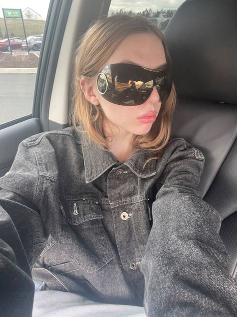 Dior Ski Sunglasses, Dior Sport Sunglasses, Dior Vintage Sunglasses, Dior Sunglasses Aesthetic, Dior Sport, Dior Shades, Modern Y2k, Ski Glasses, Guess Jacket