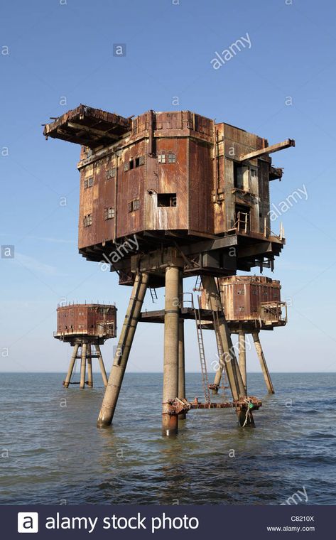 Download this stock image: Maunsell sea forts. Red Sands sea forts Thames estuary, they are now abandoned - C8210X from Alamy's library of millions of high resolution stock photos, illustrations and vectors. Maunsell Forts, Bug Out Location, Oil Platform, Sky Home, Bg Design, Strange Places, Abandoned Buildings, Brutalism, Environment Concept Art