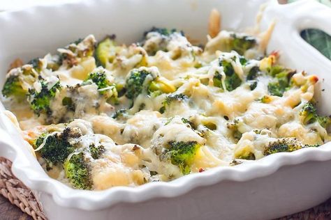 Easy Broccoli Casserole, Broccoli Chicken Casserole, Broccoli Casserole Recipe, Heart Healthy Recipes Low Sodium, Vegetable Casserole Recipes, Broccoli Recipes Casserole, Chicken Casserole Recipe, Broccoli Chicken, Cheesy Chicken Broccoli