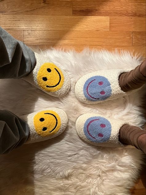 Matching Slippers Friends, Matching Couple Slippers, Matching Slippers For Couples, Smile Slippers, Smiley Slippers, November Mood, Matching Slippers, Couple Slippers, Matching Shoes