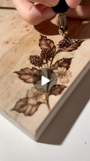 Wood Burning Hummingbird, Wood Burn Art Ideas, Pyrography Art Ideas, Pirografo Ideas, Pyrography Ideas, Woodburning Ideas, Wood Burning Ideas For Beginners Simple, Wood Burning Ideas, Pyrography Designs