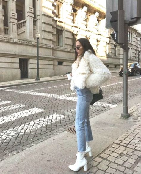 Fuzzy Outfit, White Booties Outfit, Fuzzy Sweater Outfit, Hiking Attire, Pretty Winter Outfits, White Sweater Outfit, Fuzzy Coat, Booties Outfit, White Booties