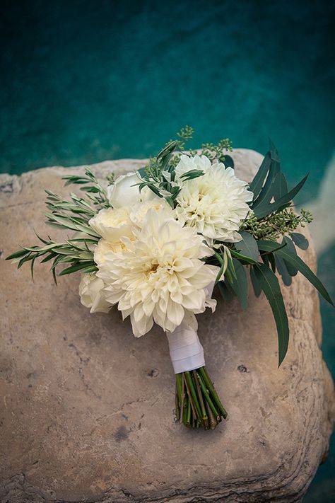 White Dahlia Bouquet, Dahlia Bridal Bouquet, Dahlia Wedding Bouquets, Chrysanthemum Wedding, Small Bridal Bouquets, Dahlias Wedding, White Dahlia, Dahlia Bouquet, Wedding Party Ideas