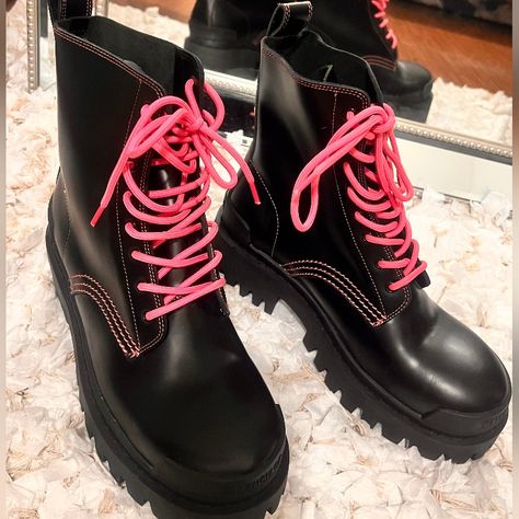 Used Boots Balenciaga, Good Condition, Look Like New Shoes Balenciaga, Balenciaga Shoes, Limited Time, Combat Boots, Balenciaga, Like New, Boots, Black, Color