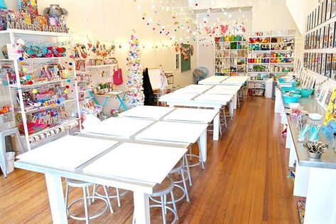 HANDMAKERY | Art Studio (@handmakery) • Instagram photos and videos Handmakery Art, Pottery Barn Art, Pottery Room, Childrens Art Studio, Kids Art Studio, Studio Layout, Kids Workshop, Studio Shed, Art Studio Space