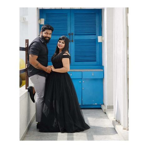 Pre-wedding shoot Pre Wedding Black Dress, Dress Code Outfits, Black Frock, Pre Wedding Photoshoot Outfit, Photoshoot Outdoor, Wedding Photoshoot Props, Black Ball Gown, Pre Wedding Photoshoot Outdoor, Dress Code Wedding