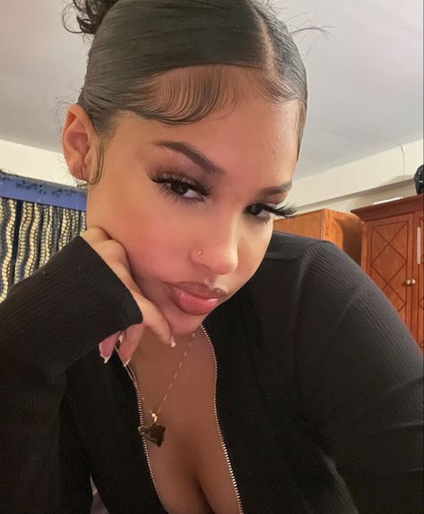 Slick Hairstyles Wavy Hair, Slick Backs Black Women, Wet Ponytail Hairstyles, Airport Hair Styles, Slick Back Black Hair, Hairstyles Up Do, Edges Latina, Bun Hairstyles Baddie, Slick Bun Hairstyles For Black Women