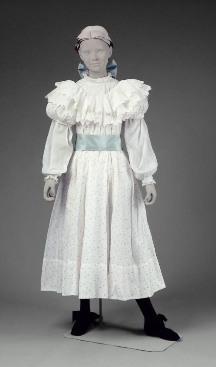 Girl’s Dress 1899 The Museum of Fine Arts, Boston | OMG that dress! | Bloglovin’ Victorian Children's Clothing, Moda Medieval, 1890s Fashion, Vintage Childrens Clothing, 1900s Fashion, Museum Of Fine Arts Boston, 1800s Fashion, 19th Century Fashion, Victorian Clothing