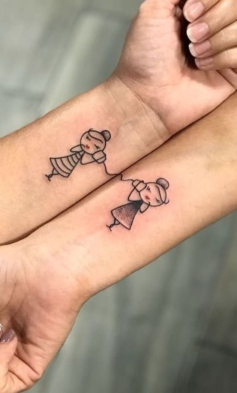 Friend Tattoos Small, Twin Tattoos, Matching Friend Tattoos, Sisters Tattoo, Matching Best Friend Tattoos, Bestie Tattoo, Matching Sister Tattoos, Tattoos Unique, Cool Tattoo