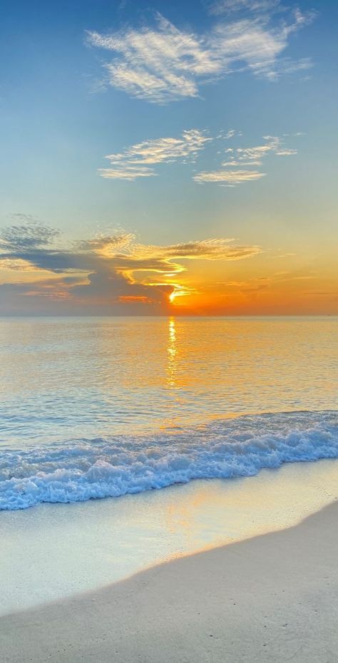 Beach Wall Collage, Beautiful Beach Pictures, Beautiful Ocean Pictures, Ocean Pictures, Wallpaper Ipad, Pretty Landscapes, Beach Wallpaper, Amazing Sunsets, Beautiful Ocean