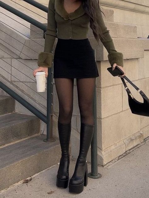 Black Tights Outfit, Rock Outfit, Autumn Fits, Paris Mode, Looks Street Style, Mode Ootd, Ținută Casual, Elegantes Outfit, American Beauty