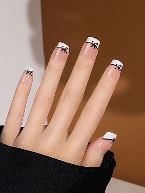 Fall nails and outfits | 51 Best Fall Nails to Meet and Greet the Season French Art Nail Design, Short Fall Nail Designs 2023, Short Nails Black And White, Black And White Nails Short, Black And White Nail, Funky Nail Art, Nagellack Trends, Square Nail Designs, Fall Nail Art Designs