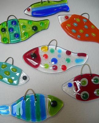 I LOVE RED: Gone Fishing...... Fused Glass Fish, Glass Fusion Ideas, Fused Glass Artwork, Painted Glass Art, Fused Glass Ornaments, Glass Fusing Projects, Bullseye Glass, Stained Glass Crafts, Fused Glass Jewelry