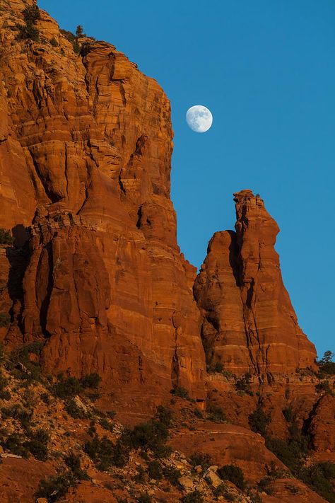 South West Aesthetic, American Southwest Aesthetic, Southwest Aesthetic, Sedona Landscape, Utah Red Rocks, Arizona Trip, Howl At The Moon, Lake Powell, Moon Photography