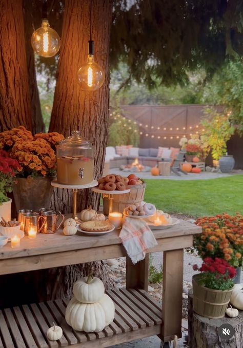 Fall Wedding Donuts And Cider, Apple Cider Table, Fall Cider Bar, Wedding Apple Cider Bar, Fall Apple Cider Bar, Fall Decor Party Ideas, Fall Aesthetic Party, Apple Cider Donuts Wedding, Cider Donuts Wedding