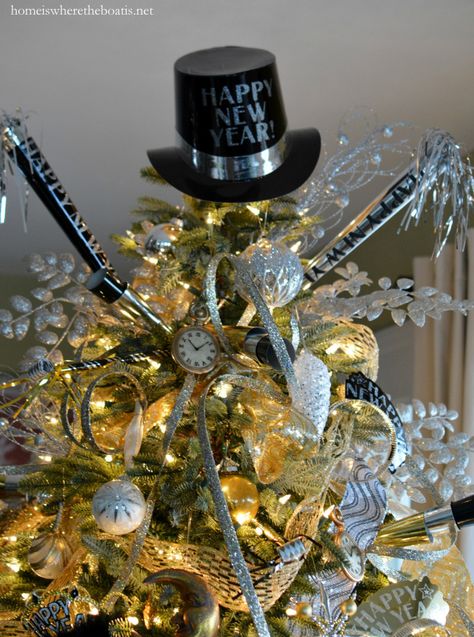 Hat Tree, New Year Tree, Christmas Tree Decorated, Party Horns, New Years Countdown, New Years Tree, New Year's Eve Celebrations, Ring In The New Year, New Years Eve Decorations